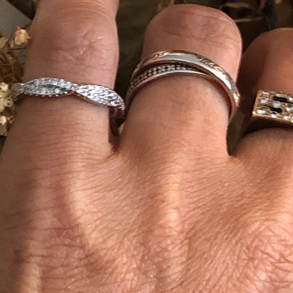 !🌹14K White Gold Infinity Twist Band🌹 - Picture 6 of 8